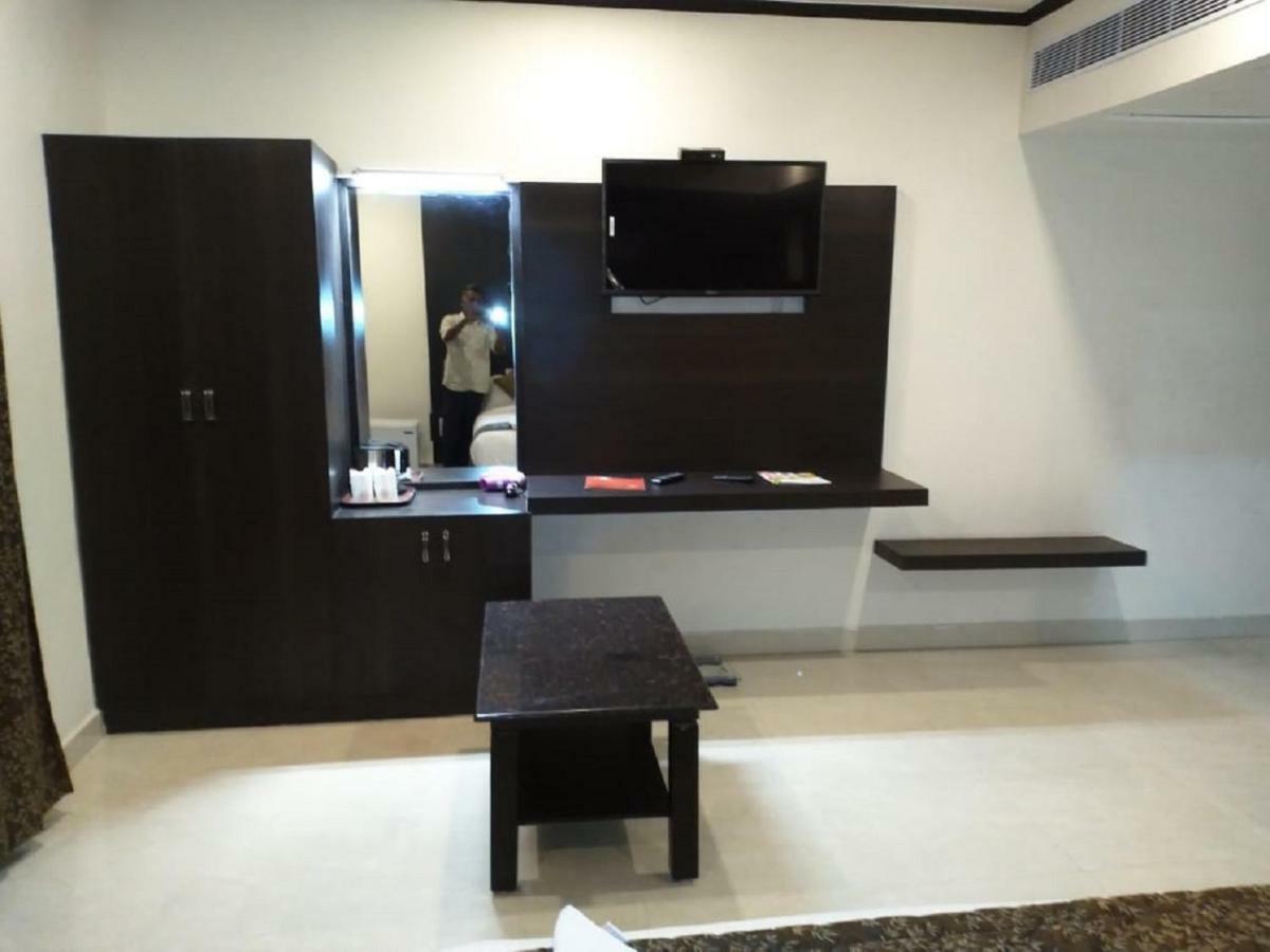 Saravanaa Residency Madurai Luaran gambar